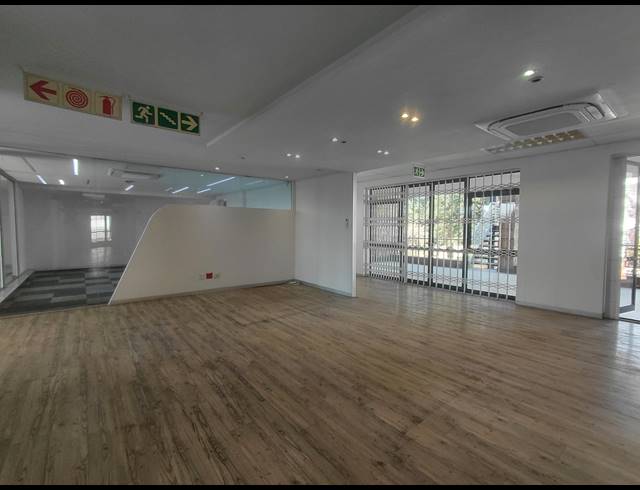 724M² OFFICE TO LET IN BRYANSTON